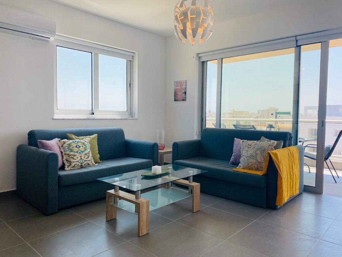 Silver Line 1-Bedroom Apartment In Larnaca Dış mekan fotoğraf