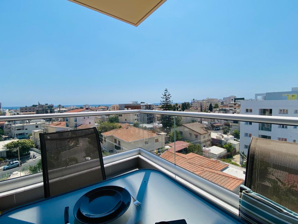 Silver Line 1-Bedroom Apartment In Larnaca Dış mekan fotoğraf