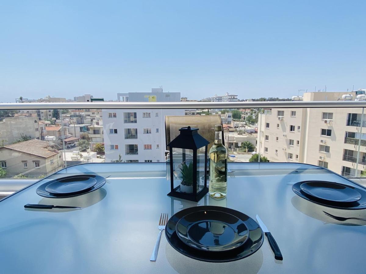 Silver Line 1-Bedroom Apartment In Larnaca Dış mekan fotoğraf