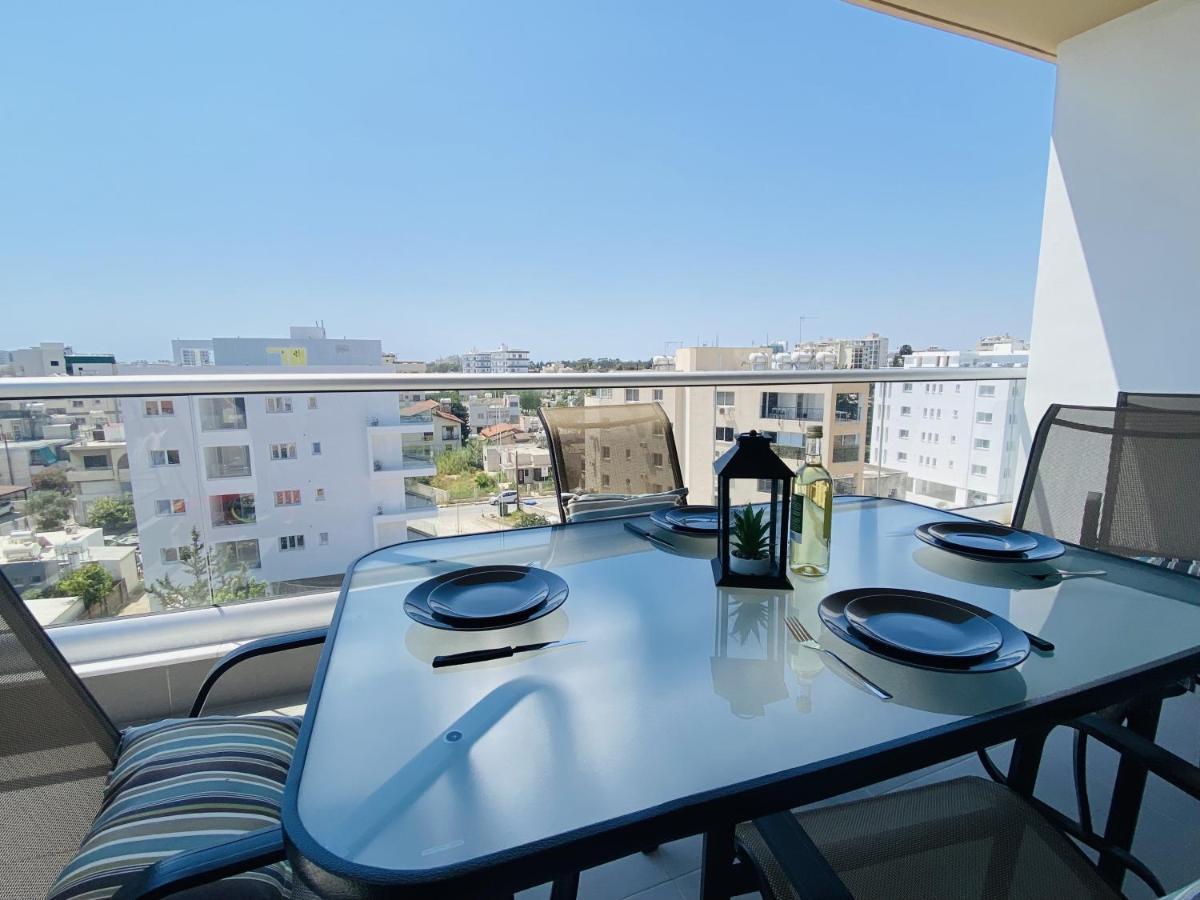 Silver Line 1-Bedroom Apartment In Larnaca Dış mekan fotoğraf